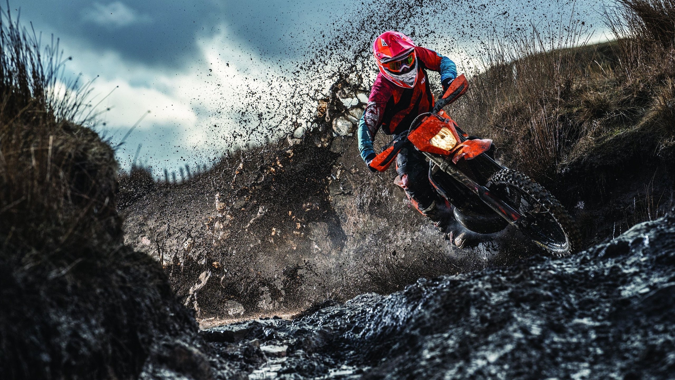 _自行车穿越古城：文化与运动结合的新模式_，长途穿越自行车